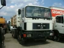 M.A.N F90 Kipper wartet auf Export; 280510