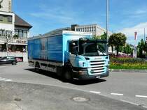 Scania P 270 Getrnketransporter unterwegs in der Stadt Wil am 11.05.2010