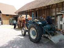 Der Mackenzeller Lanz treibt die Dreschmaschine anl. der Feier  850 Jahre Bernhards  am 06.06.2010 in Fulda-Bernhards