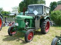 Deutz D 30 ausgestellt anl. der Feier  850 Jahre Bernhards  am 06.06.2010 in Fulda-Bernhards
