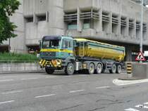 MAN Sattelschlepper unterwegs in der Stadt Brugg am 20.05.2010