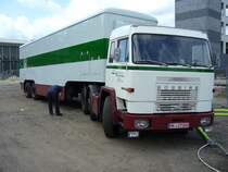 B�ssing 20.320 Sattelzugmaschine mit Kofferauflieger. Oldtimertreffen an der  Alten Dreherei  in M�lheim/Ruhr.