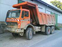 aufgenommen am 11.06.10

in wartjenstedt bei baaeckenstedt

ein daimler-benz muldenkipper
�lteres modell
einer privaten kisgrube
in dwe n�he des ortes