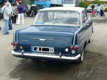 Heckansicht eines Opel Rekord P2 1700 in der Farbkombination ED alabastergrau/royalblau. Der 1700´er Motor kostete einen Aufpreis von DM 75,00. Oldtimertreffen an der  Alten Dreherei  in M�lheim/Ruhr.