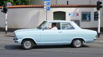 Der Opel Kadett B startet bei der Oldtimer-Rallye in H�ls.