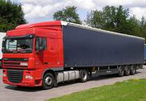 ...im absolut neutralen Outfit ist der DAF-XF Planenauflieger unseres polnischen Nachbarn unterwegs ..