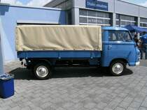 Rheinstahl-Hanomag Matador E, Baujahr 1967, hergestellt in Hamburg-Harburg
Austin A60 Otto-Motor mit 40 kW/54 PS, Nutlast 1600 kg, Gesamtgewicht 3000 kg
Der Matodor E wurde von den Tempo Werken seit 1963 gebaut. Rheinstahl-Hanomag hat die Tempo Werke 1967 �bernomme und den Matador E bis 1967 weitegebaut.

Aufgenommen anl��lich der Oldtimer-Pr�sentation beim Mercedes-Autohaus Liebrecht in Lemgo am 04.07.2009.