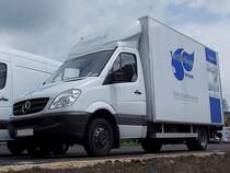 MB-VITO einer Textilpflegefirma wartet auf neue Einsatzfahrten;100522