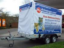 2 achsen Mietanh�nger ESSO Station Schmitz in Hochlar gesehen am 30/03/2010