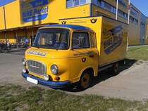 Barkas B1000 unterwegs f�r ein gro�en Fahrradfachmarkt in Rostock.
Obwohl in der Kategorie Oldtimer angesiedelt ist dieses Fahrzeug noch top in Schu� und hat auch keine Oldtimer-Zulassung.