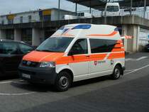 VW T 5 als Krankentransportfahrzeug der Malteser, Juni 2010 in Fulda