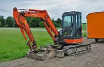 Hitachi Kleinbagger auf einer Baustelle in Euskirchen - 10.06.2010