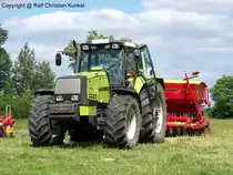 Valtra 8550 mit Vderstad Rapid 300 Super XL - Traktor, Schlepper, Anhnger fr die Bodenbearbeitung, Agrar - fotografiert am 13.06.2010 in Petkus/ Land Brandenburg - Copyright @ Ralf Christian Kunkel 