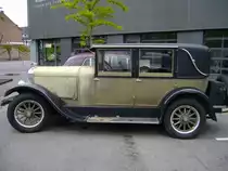 Franklin Series 11 Sport Sedan, gebaut von 1925-1927, wartet vor dem Dsseldorfer Meilenwerk auf seine Restaurierung. Die Firma Franklin existierte von 1902-1934 und ware in Syracuse/NY ansssig. Bis Ende der 1920´er Jahre wurden fast ausschlielich 6-Zylindermotoren mit Luftkhlung verbaut.