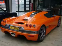 Koenigsegg CCR, Baujahr 2006. Vom Modell CCR wurden von 2004 - 2007 im schwedischen ngelholm, genau 20 Fahrzeuge produziert. Der 4.7l V8-Mittelmotor leistet 817 PS und treibt das Auto auf ca. 400 km/h Spitzengeschwindigkeit. Meilenwerk Dsseldorf.