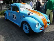 Immer dicht umlagert war dieser VW Kfer im Renn-Dress bei der Oldtimer-Rallye in Hls.