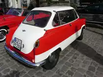 Wren da nicht die Rcklichter am Zndapp Janus, knnte dies auch die Front des Autos sein. Hier ist der Zugang zum rckwrtigen Sitzabteil, einen Kofferraum hat das Auto nicht. Dafr einen Mittelmotor zwischen den Sitzen.