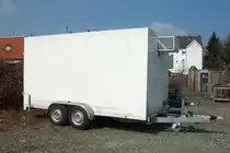 2 achsiger Koffer Khlanhnger neutral wei  Herten 30/04/2010 