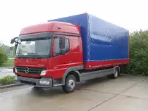 MB Atego mit Fernferkehrsfahrerhaus in Gppingen am 03.05.2010