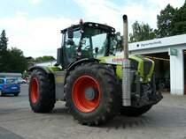 Claas Xerion 3300 auf dem Betriebshof der Raiffeisenwerkstatt in Fulda; Juni 2010