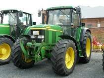 John Deere 6610 steht auf der Ausstellungsfl�che der Raiffeisenniederlassung Fulda, Juni 2010 
