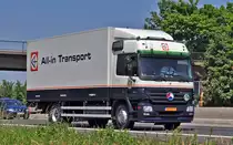 MB Actros 1836 Kofferaufbau, A61 bei Heimerzheim - 24.06.2010
