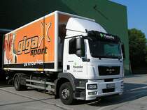 MAN TGM12.290 im Einsatz fr ein groes Sportfachgeschft;100624