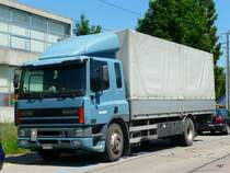 DAF 75 CF mit Pritschenaufbau unterwegs in Nidau am 04.06.2010