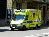 Rettungswagen Mercedes in der Stadt Basel am 24.05.2010