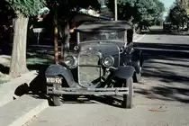 San Rafael, Argentinien, Mai 2006: Etwas ramponierter Oldtimer, k�nnte ein Ford sein...
