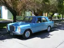 San Rafael, Argentinien, 27. Februar 2010
Mal genau hingeschaut...
Das ist ein Pickup mit Doppelkabine.
Der Umbau ist in BsAs gemacht worden. War leider unter Zeitdruck, so dass ich nicht mehr nachfragen konnte