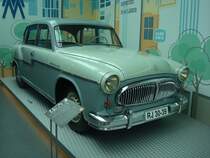 Sachsenring P240, 
der grte und strkste PKW, der in der DDR gebaut wurde,
von 1955-59 baute man in Zwickau 1382 Stck,
6-Zyl.Reihen-Ottomotor, 2407ccm, 80PS, 140Km/h,
Horch Museum Zwickau Juni 2010