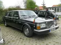 Limousine VOLVO 264 TE aus der Hansestadt Rostock bei der Oldtimer-Rally, Wohlenberg 01.05.2010.
Diente von 1977 - 1982 in der damaligen DDR oft als Staatslimousine. 