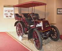 1900 Daimler Mail Phaeton.

Der 1900 Daimler Mail Phaeton wurde in den Jahren 1977-1979 vom National Motor Museum anlsslich des Silbernen Jubilums der Knigin aufwendigst restauriert.