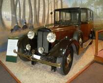 Daimler V-4 Litre Shooting Brake.

Im May 1937 wurde dieser Daimler Shooting Brake bestellt, fr den Aufenthalt von Knig Georg auf Balmoral im Sptsommer. Der Aufbau des Shooting Brake ist aus Naturholz und bietet bis zu 10 Personen Platz. 