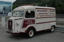 Ein Citroen Hy vor der Boulangerie in Tarascon sur Arige / Frankreich am 10.06.2010 gesehen.