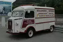 Ein Citroen Hy vor der Boulangerie in Tarascon sur Ari�ge / Frankreich am 10.06.2010 gesehen.