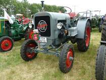 Eicher, Bj. 1951, 25 PS, steht in Eiterfeld-Oberufhausen anl. Oldtimer- und Traktorenausstellung der Oldtimerfreunde Ufhausen am 04.07.2010