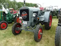 Eicher, Bj. 1951, 25 PS, steht in Eiterfeld-Oberufhausen anl. Oldtimer- und Traktorenausstellung der Oldtimerfreunde Ufhausen am 04.07.2010