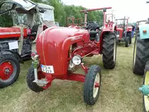 Porsche Diesel 219, Bj. 1961, 30 PS, steht in Eiterfeld-Oberufhausen anl. Oldtimer- und Traktorenausstellung der Oldtimerfreunde Ufhausen am 04.07.2010