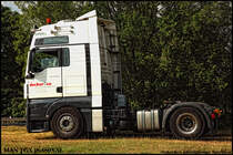 Im Sonnenlicht des 04.07.2010 steht diese Zugmaschine MAN TGX 18.480XXL von Decker&Co Internationale Spedition aus Achern auf einem Parkplatz bei Ldenscheid. Das 1925 gegrndete Unternehmen hat die Schwerpunkte in Deutschland, sterreich, Frankreich, Schweiz und Italien.