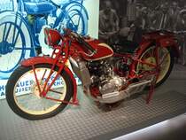 DKW Super Sport 500,
von 1929-33 wurden ca.1200 Stck gebaut,
wassergekhlter 2-Zyl.2-Taktmotor ,494ccm, 18PS, 120Km/h,
Horch Museum Zwickau,
Juni 2010