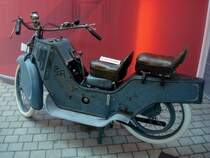 PER PW25,
Motorad mit Karosserie von der Braunschweiger Firma Passow AG,
gebaut von 1924-25,1-Zyl.2-Taktmotor, 349ccm, 6PS ,80Km/h,
Horch Museum Zwickau, Juni 2010
