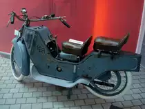 PER PW25,
Motorad mit Karosserie von der Braunschweiger Firma Passow AG,
gebaut von 1924-25,1-Zyl.2-Taktmotor, 349ccm, 6PS ,80Km/h,
Horch Museum Zwickau, Juni 2010
