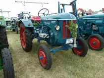 Hanomag R 217 steht in Eiterfeld-Oberufhausen anl. Oldtimer- und Traktorenausstellung der Oldtimerfreunde Ufhausen am 04.07.2010