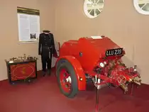 Der zum Drehleiter-Fahrzeug geh�rige Pumpenanh�nger der Feuerwehr von Sandringham.