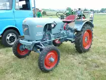 Eicher Bj. 1960, 15 PS, ausgestellt in Eiterfeld-Oberufhausen anl. Oldtimer- und Traktorenausstellung der Oldtimerfreunde Ufhausen am 04.07.2010