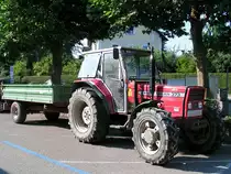 MF373S holt mit seinem Einachshnger alte Mbel im Stadtgebit v. Ried i.I.; 100703