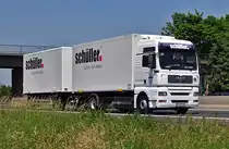 MAN D20 Hngerzug mit Kofferaufbau,  Schller , A61 bei Heimerzheim - 24.06.2010