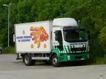 Volvo mit Kastenaufbau in Cossonay am 19.05.2010